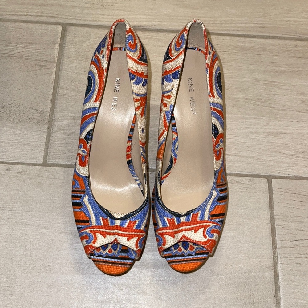 Women’s Nine West Peep Toe Wedges size 6.5